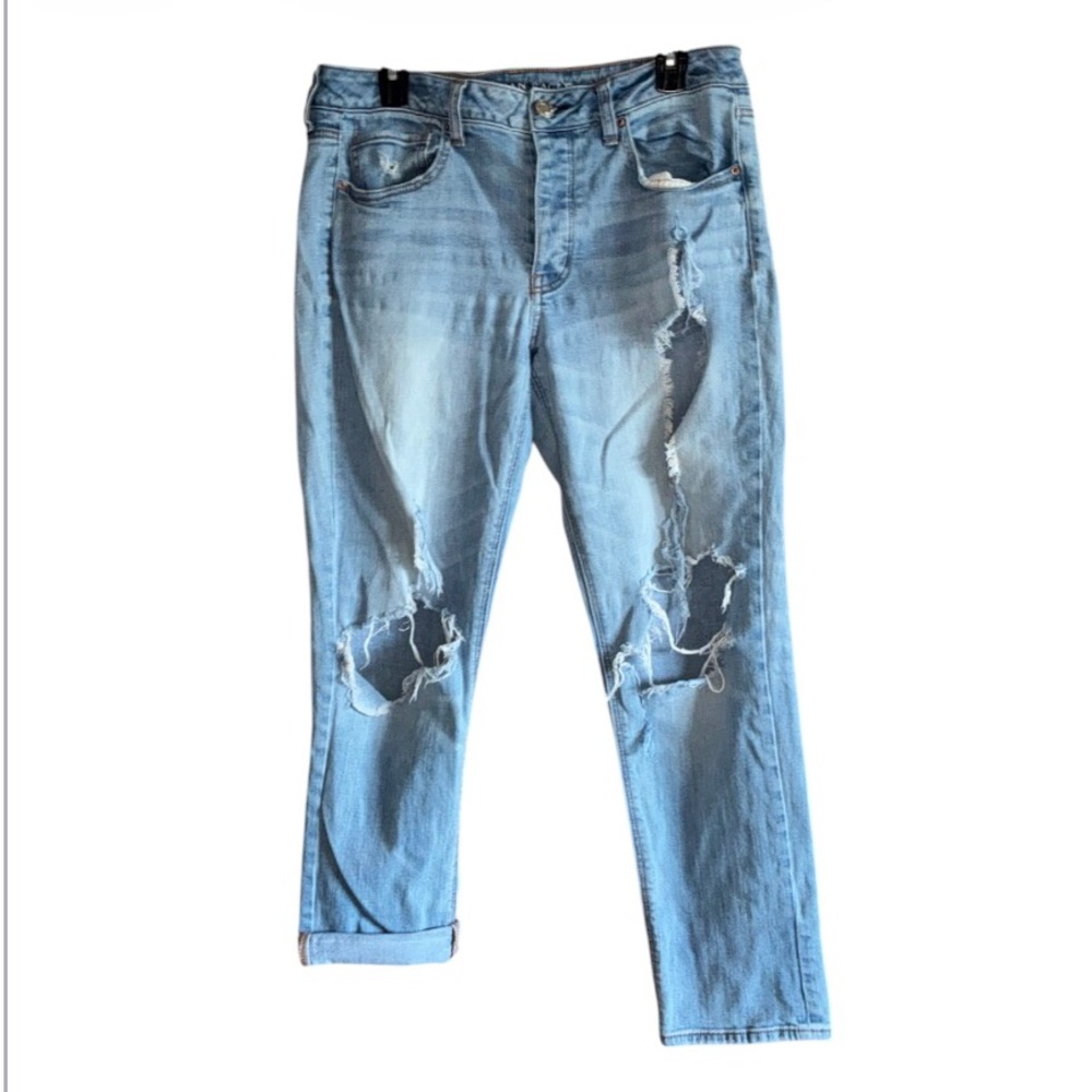 American Eagle TOMGIRL Distressed Jeans